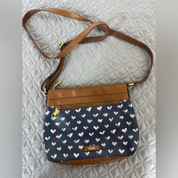 Fossil Crossbody Bag with Heart Pattern - Picture 1 of 6